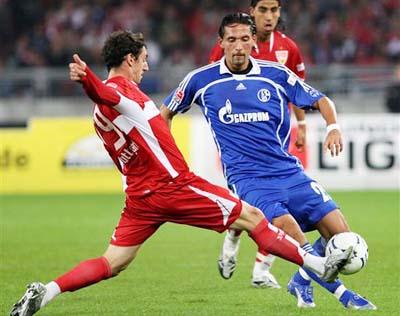 以其卓越的 以其卓越的